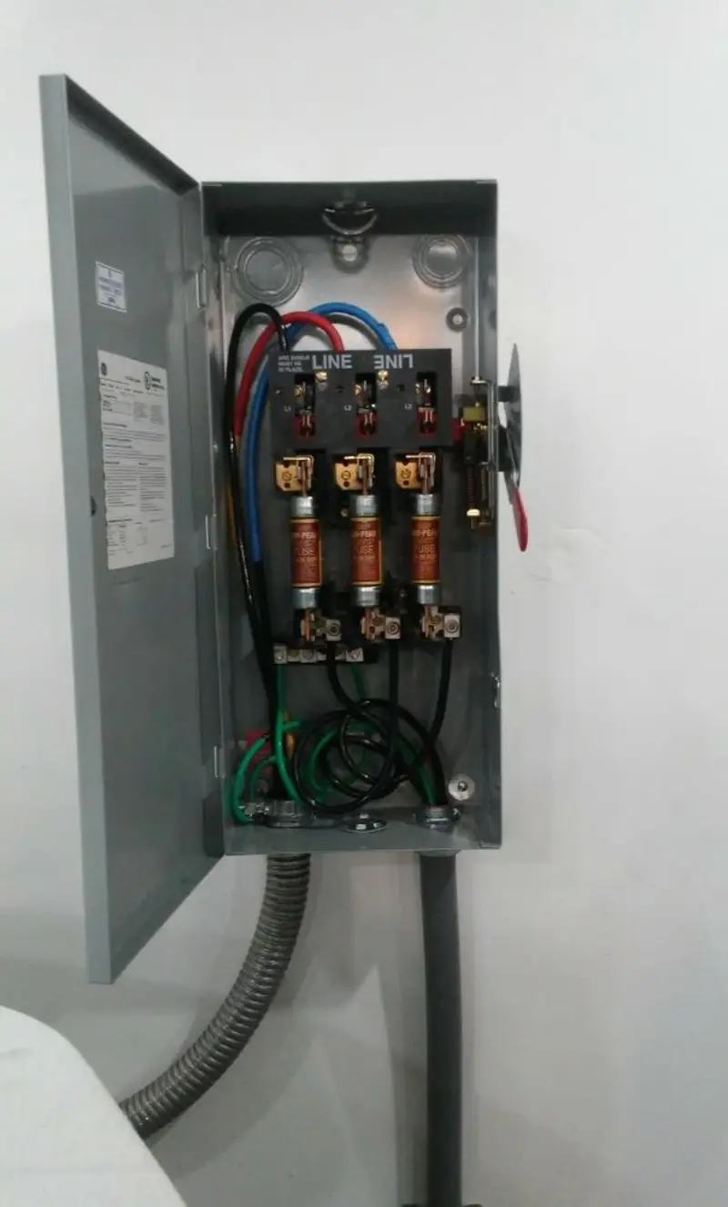 Three-phase disconnect switch installed for Electrical Wiring & Rewiring in Carthage